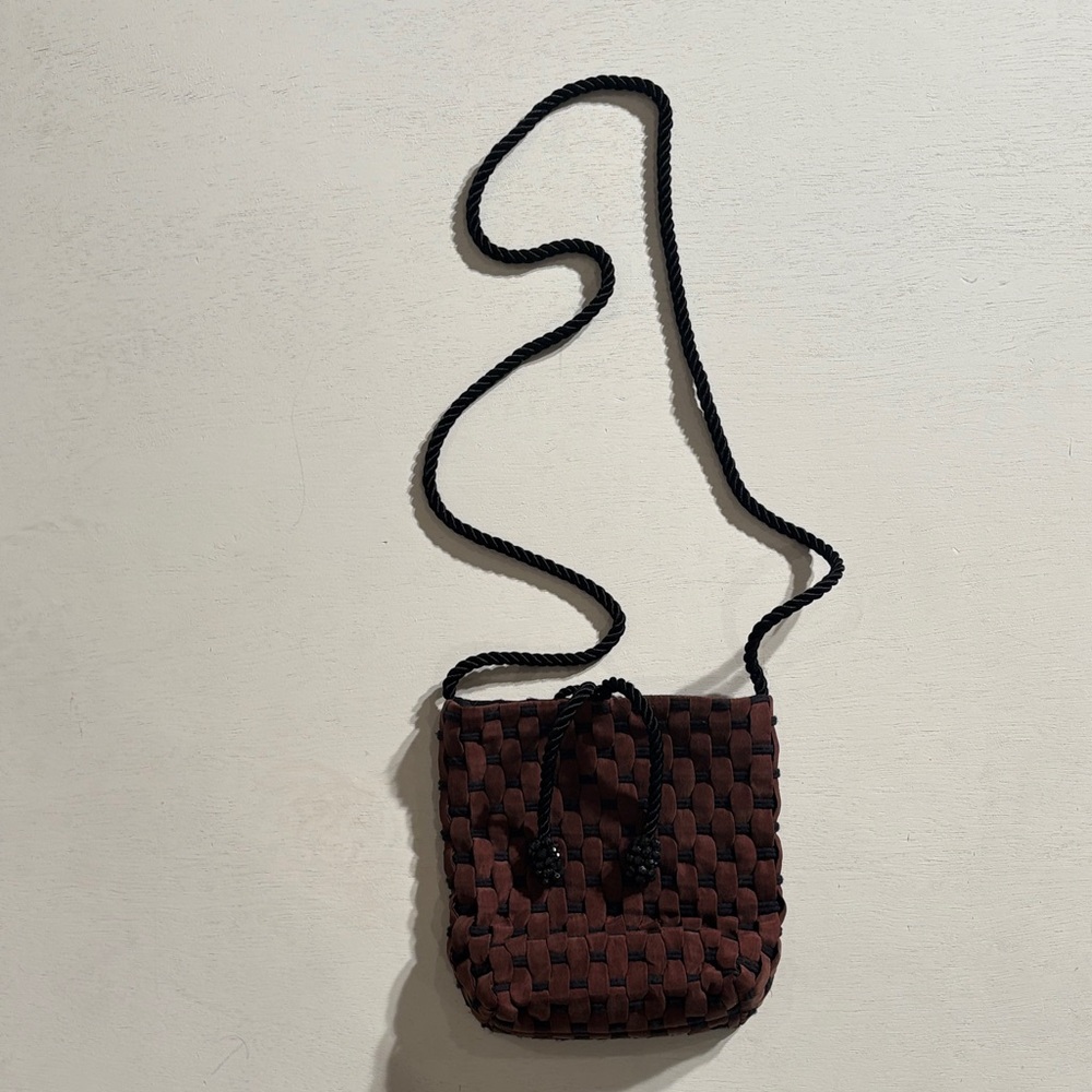 Elegant Woven Crossbody Bag in Deep Brown